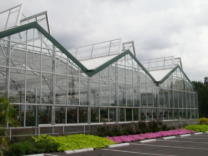 Vail greenhouse with 8 mm roof glass gabel