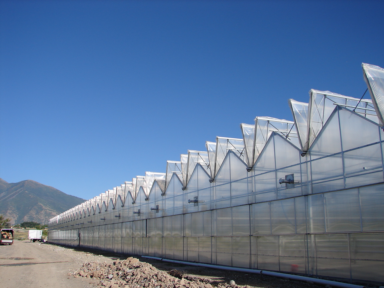 A shot of the Open Roof greenhouse by Prospiant