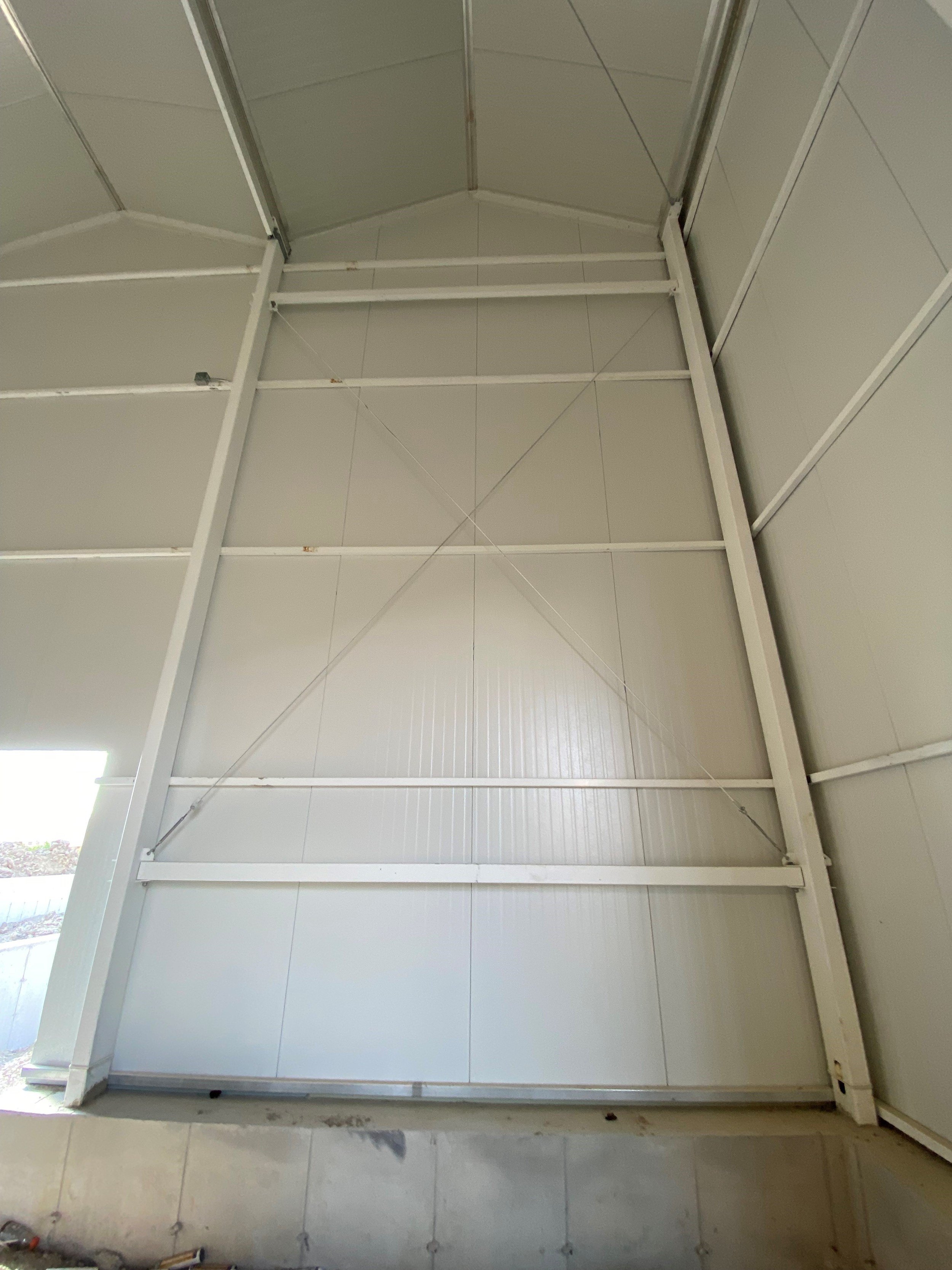 Venlo-style metal warehouse with insulated metal panels