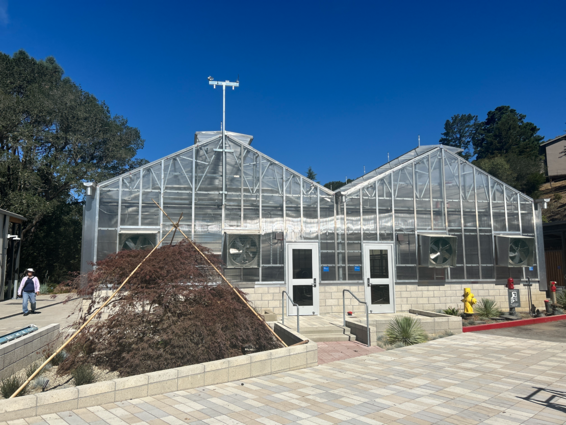 Merritt College Horticulture Complex65_education gh_aframe - Prospiant The two-zone A-frame greenhouses at Merritt College provides 3,072 sq. ft. of space for teaching and growing plants.